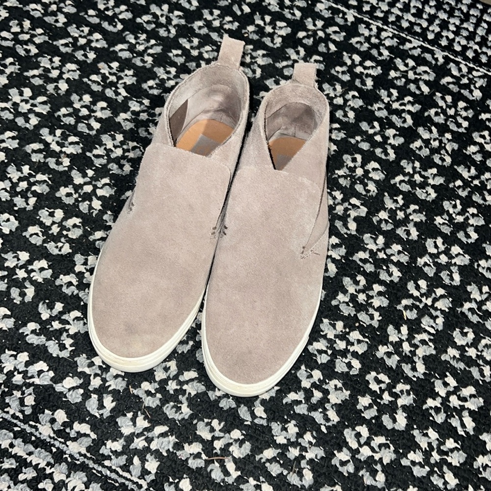 Shoes - Picture 2 of 3